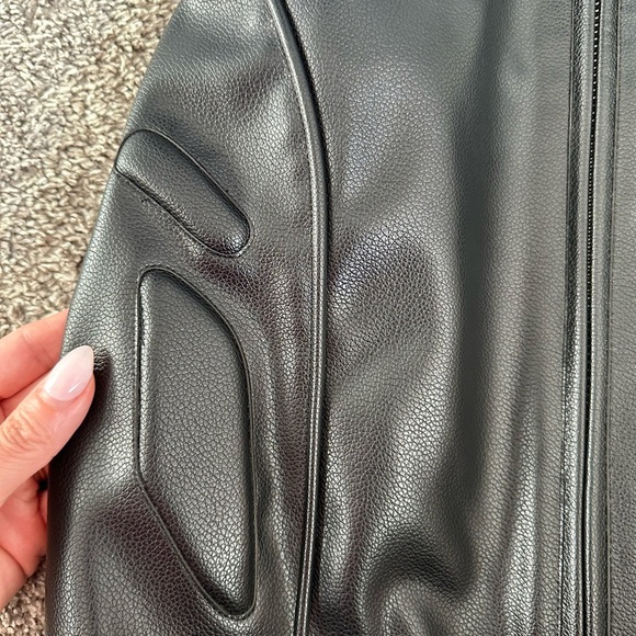 Chic Black Strapless faux Leather Dress - Picture 5 of 8